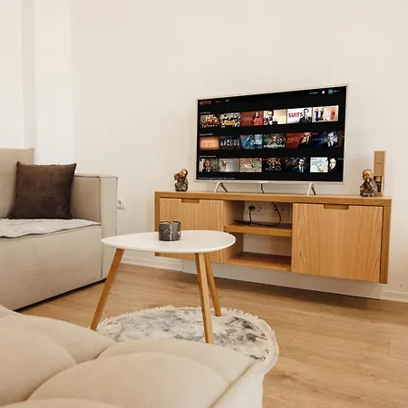 Helia Luxury New Boulevard * 地拉那