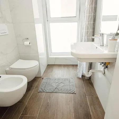 Helia Luxury New Boulevard Apartment