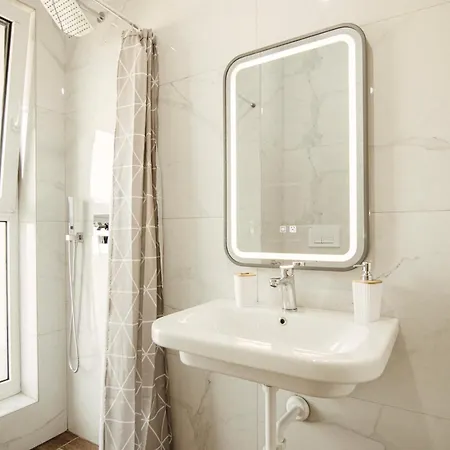 Helia Luxury New Boulevard アパート *