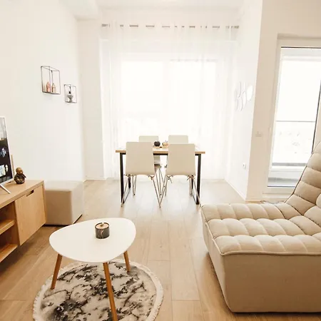 Helia Luxury New Boulevard Apartment